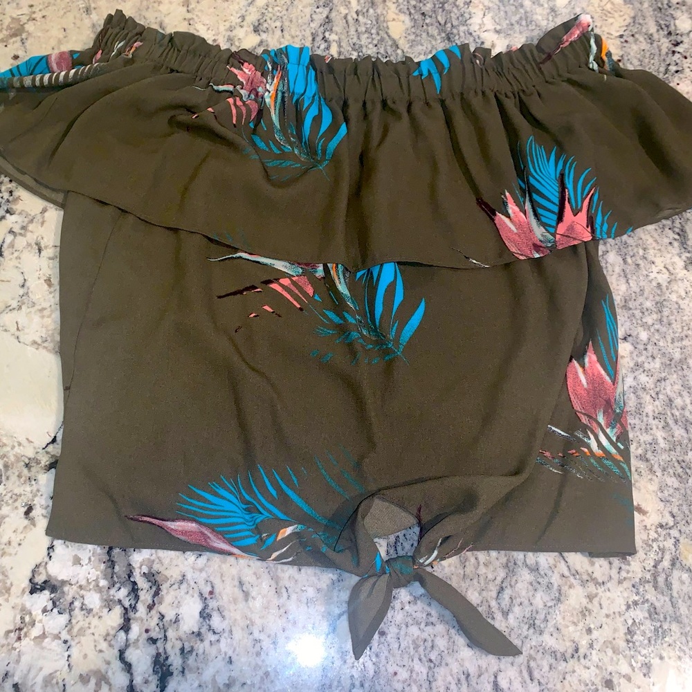 women off the shoulder crop top shirt